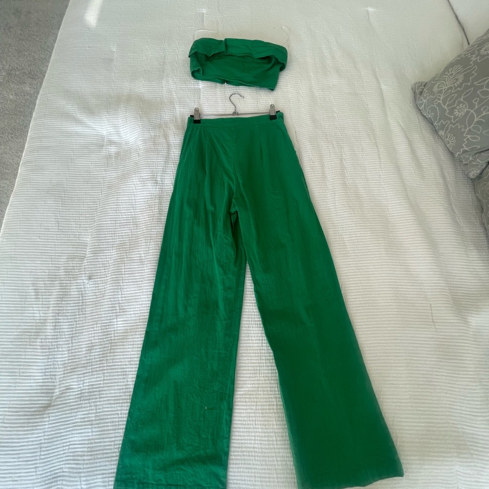 Green Two-Piece Set - Picture 7 of 7